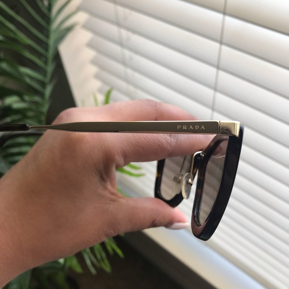 Prada sunglasses - Picture 3 of 3